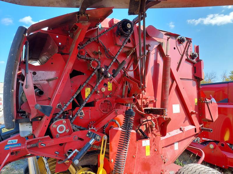 Hay & Forage  New Holland 450RB Round Baler Photo